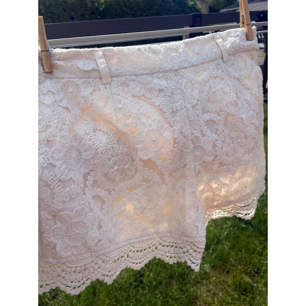 Monteau Cream Boho Floral Lace Shorts Large Doily Crochet Festival Coquette - Picture 6 of 7